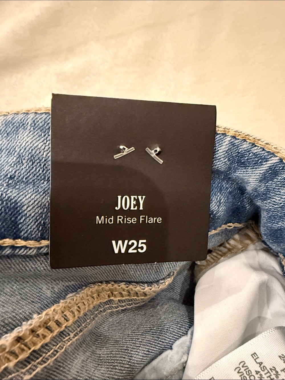 NWT True Religion Two-Tone Light & Dark Blue Mid-Rise Flare Jeans - Picture 3 of 9
